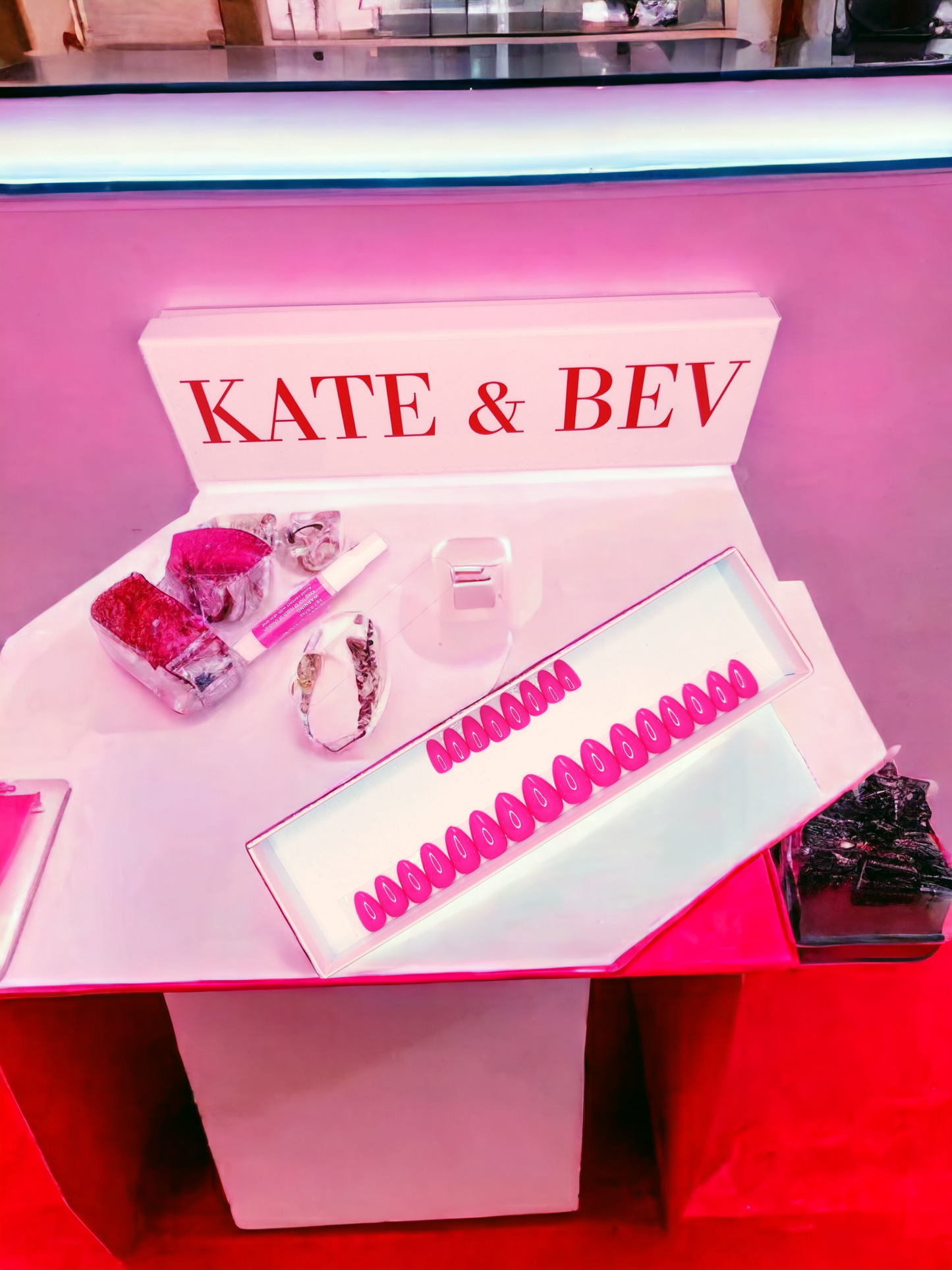 Keep Me Guessing - Handmade Press On Nails