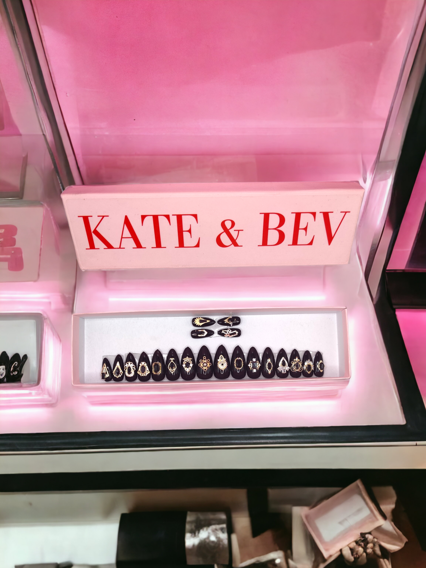 Anna Wintour - Handmade Press On Nails