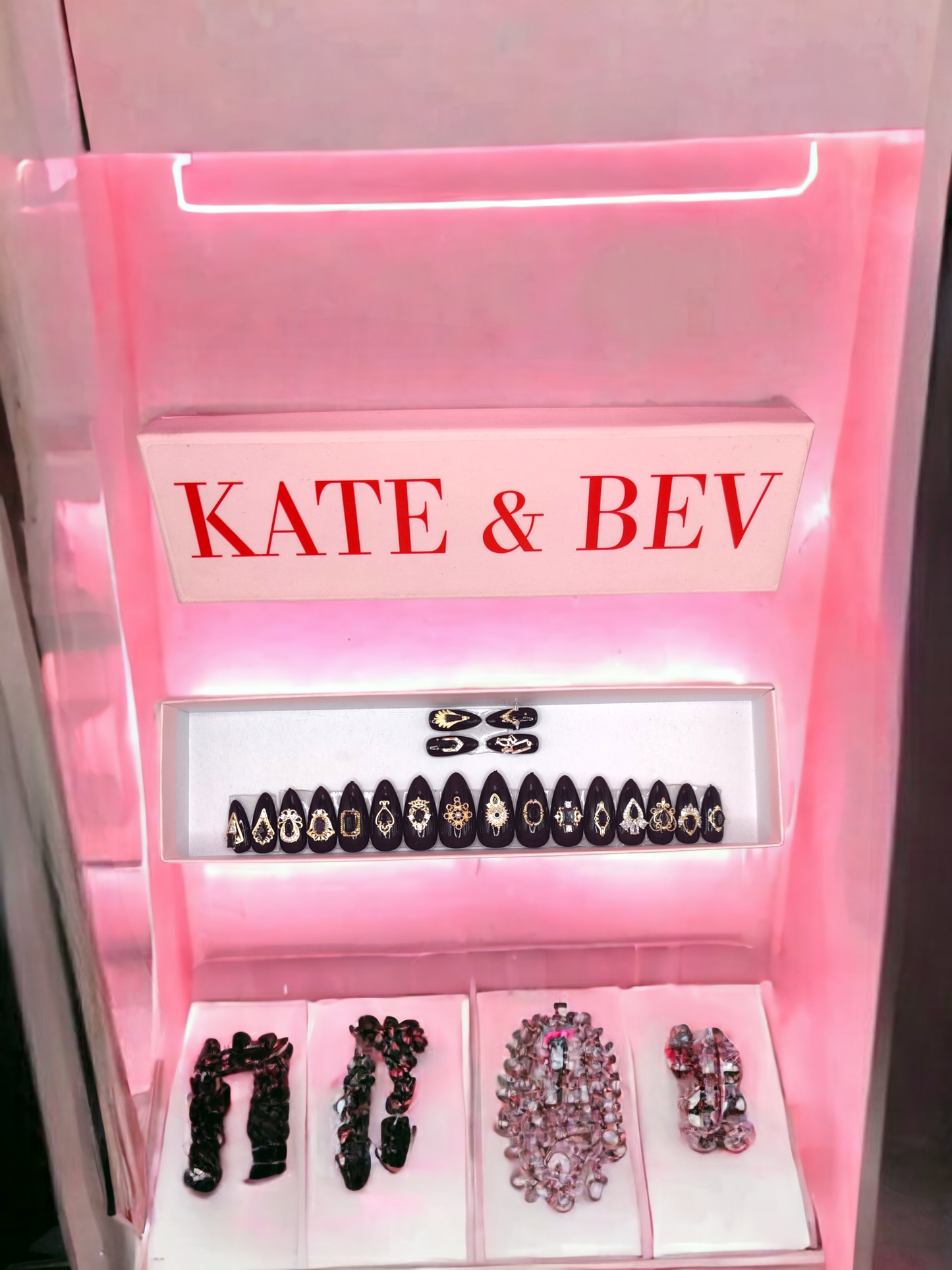 Anna Wintour - Handmade Press On Nails